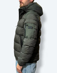 Piumino con zip contrasto