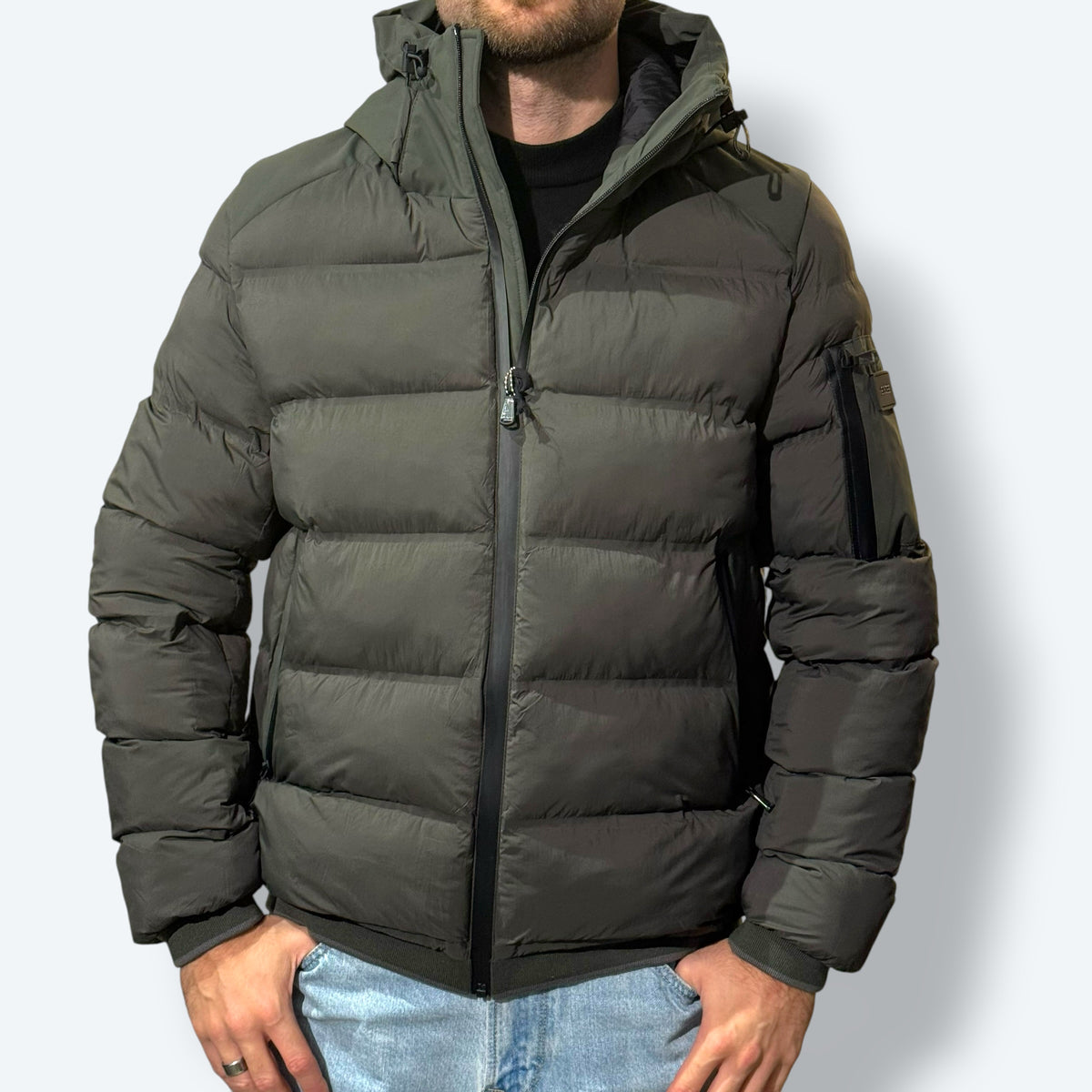 Piumino con zip contrasto