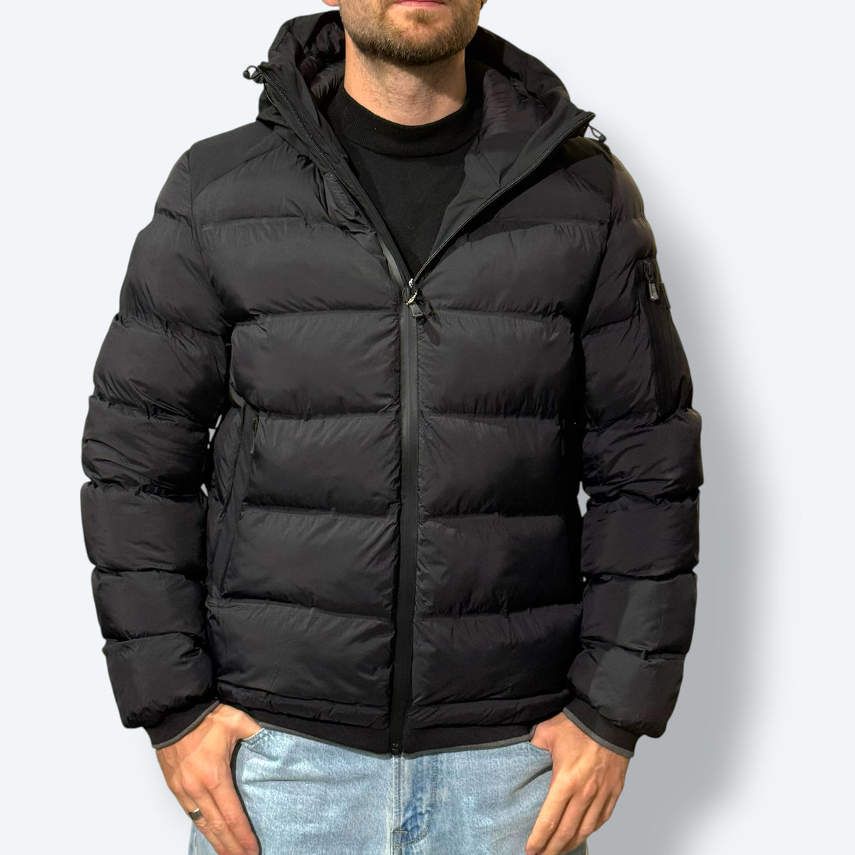 Piumino con zip contrasto