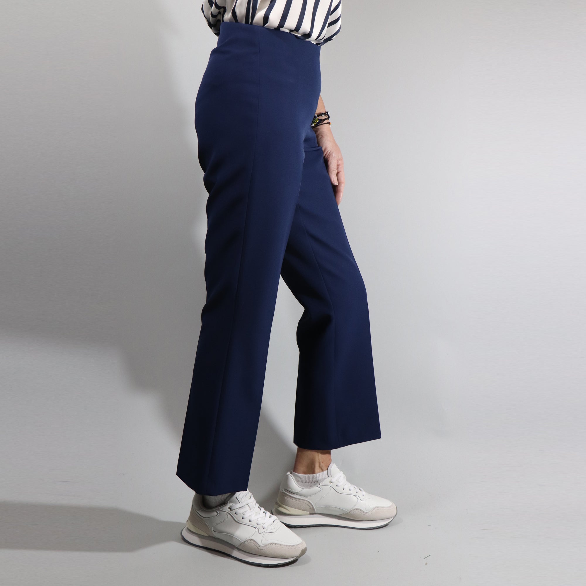 Pantalone trombetta bielastico