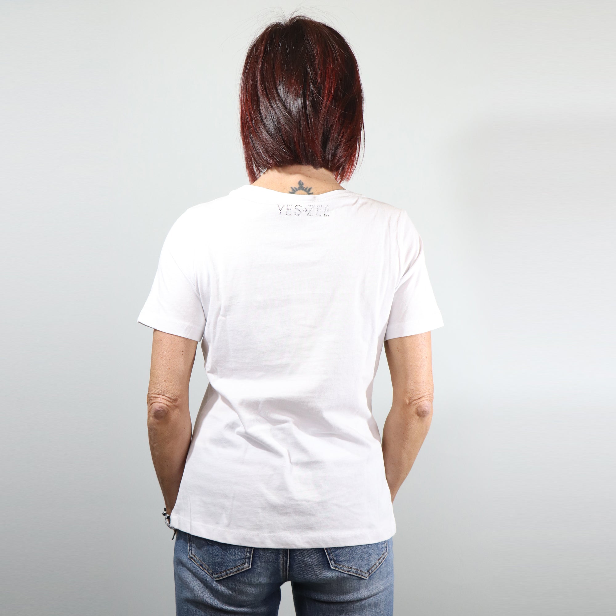 T-shirt girocollo con applicazioni